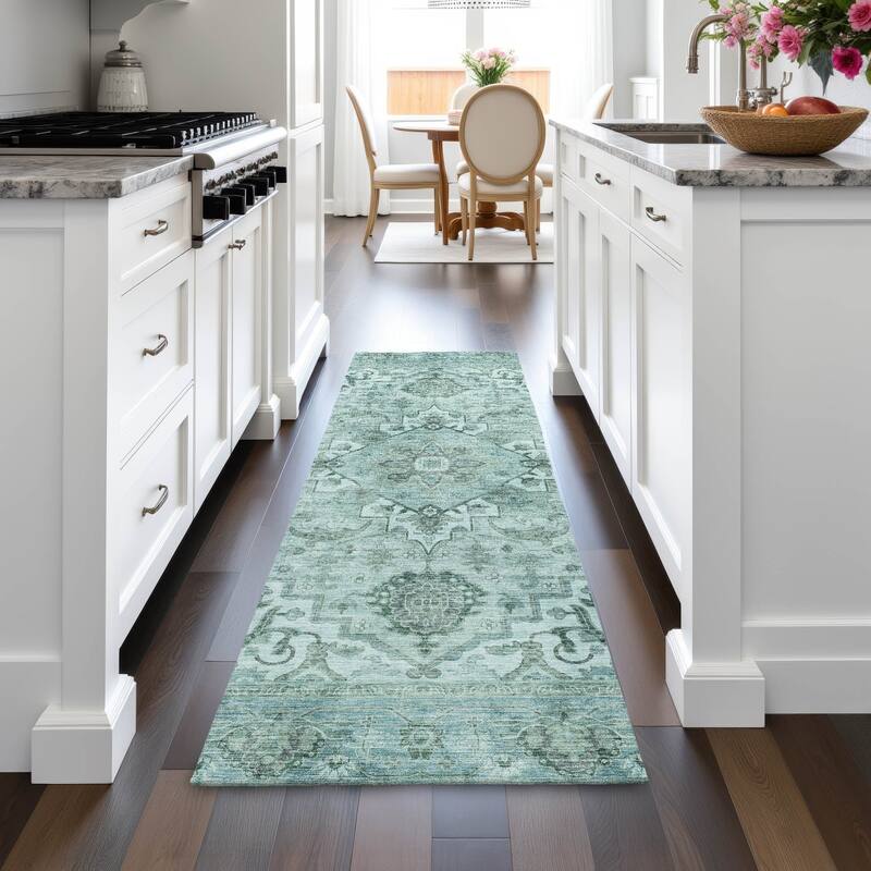 Machine Washable Indoor/Outdoor Traditional Vintage Chantille Rug