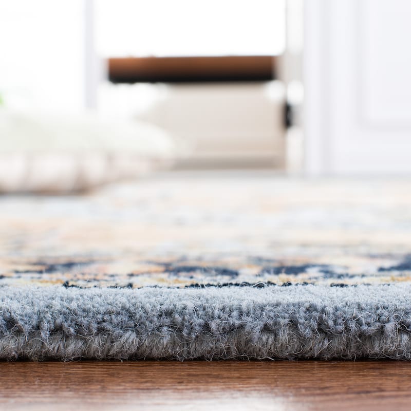 SAFAVIEH Handmade Heritage Carrol Traditional Oriental Wool Rug