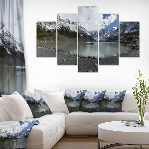 Designart "New Zealand Mountains Panorama" Large Landscape Canvas Art