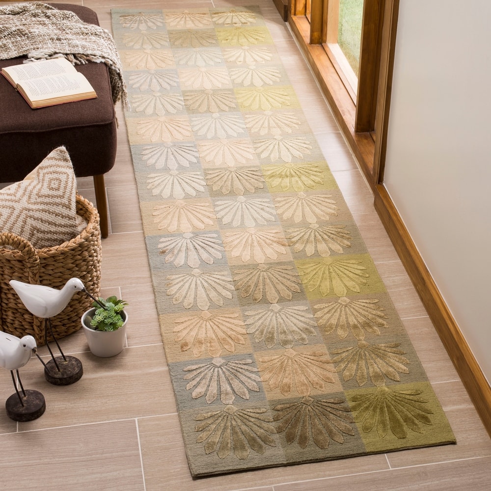 Martha Stewart by SAFAVIEH Tzippi Silk/ Wool Rug