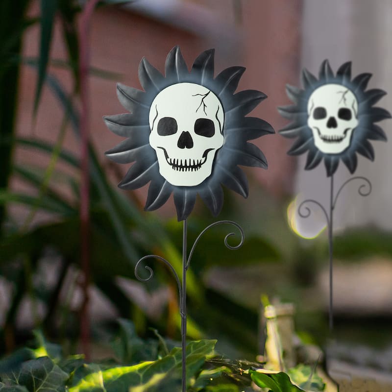 Glitzhome Set of 3 Halloween Metal Sunflower Skulls Glow-in-Dark or Chomper Pathway Yard Stakes