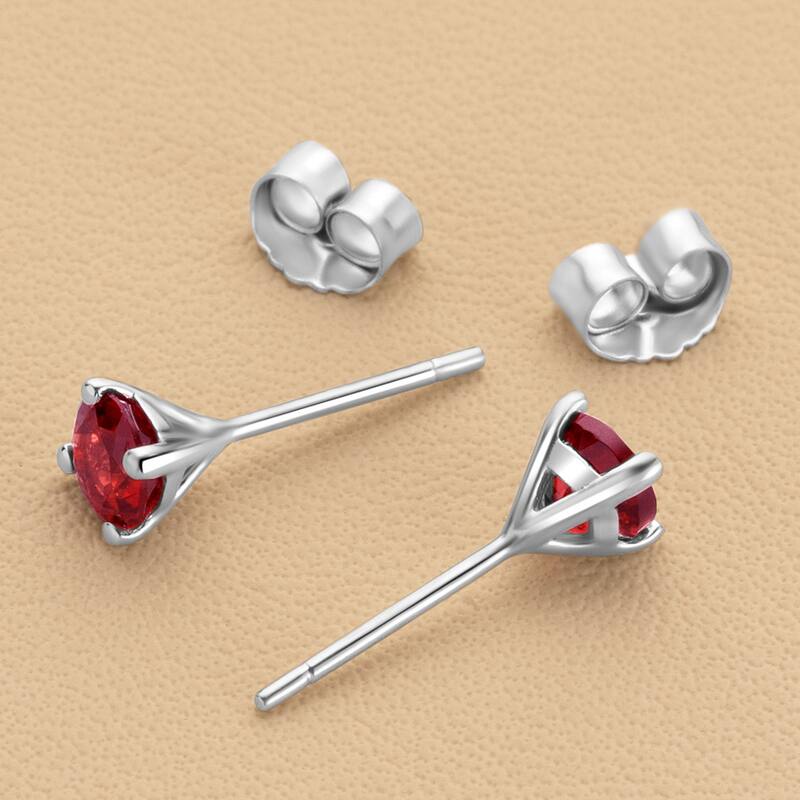 14k Gold 4mm Round Garnet Solitaire Stud Earrings