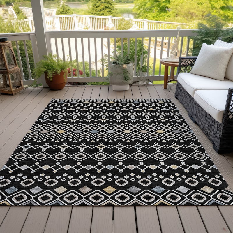 Machine Washable Indoor/ Outdoor Global Contempory Chantille Rug - Black - 5' x 7'6"