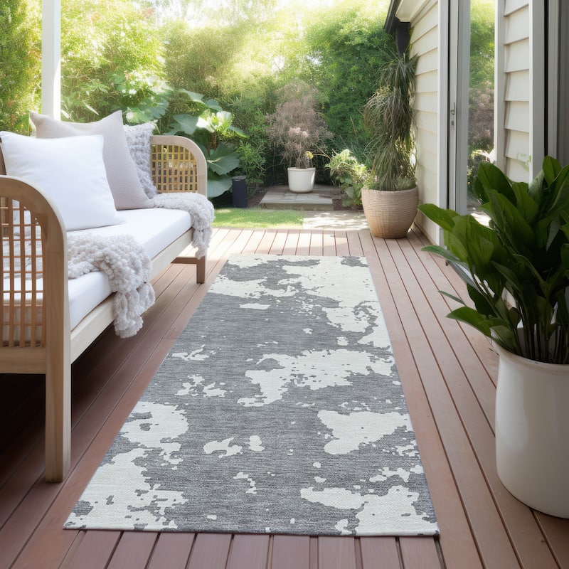 Machine Washable Indoor/ Outdoor Chantille Abstract Rug - Gray - 2'3" x 7'6"