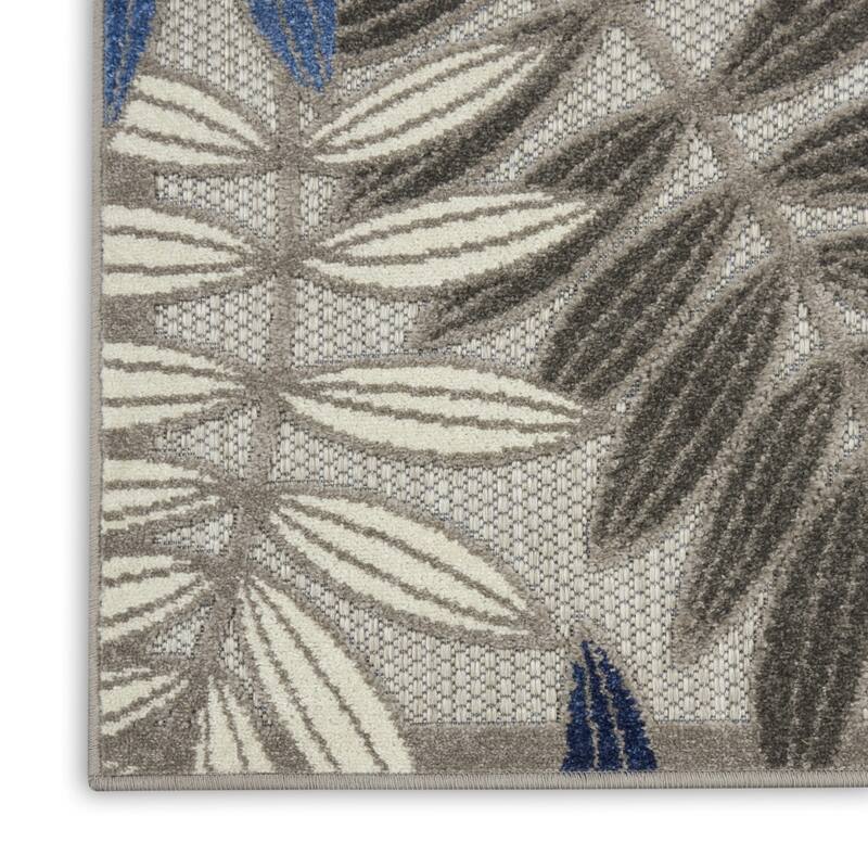 HomeRoots Palm Leaf Island Rectangle Outdoor Rug - 9' X 12'