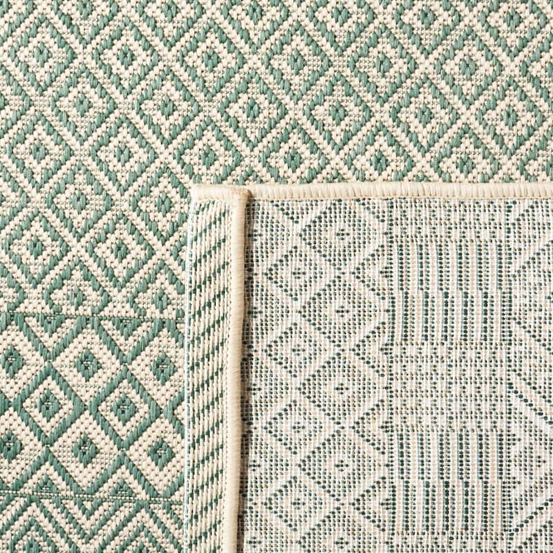 SAFAVIEH Courtyard Velia Indoor/ Outdoor Waterproof Patio Backyard Rug