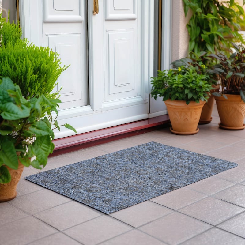 Machine Washable Indoor/ Outdoor Chantille Floral Rug - Blue - 1'8" x 2'6"