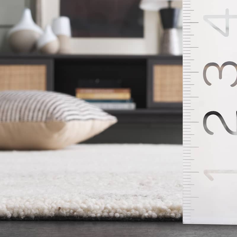 SAFAVIEH Handmade Harvest Akiko Modern Contemporary Wool Rug