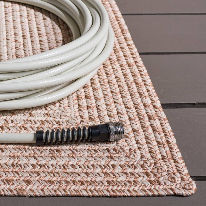 SAFAVIEH Handmade Braided Eiry Washable Indoor/Outdoor Rug - Weather Resistant & Easy Cleaning