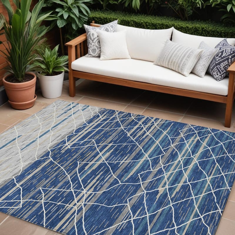 HomeRoots Striped Modern Rectangle Outdoor Rug - 10' X 14'