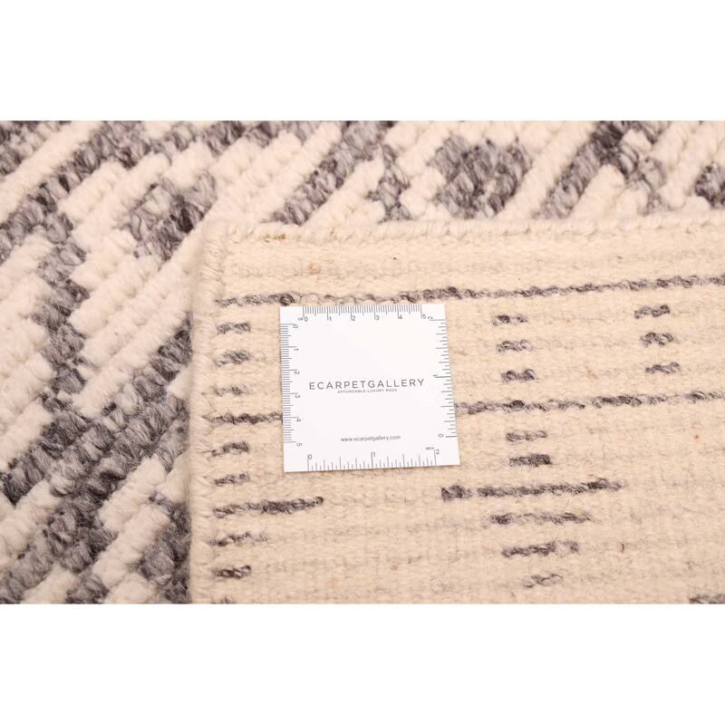 ECARPETGALLERY Hand-knotted Tangier Cream Wool Rug - 5'3 x 7'5