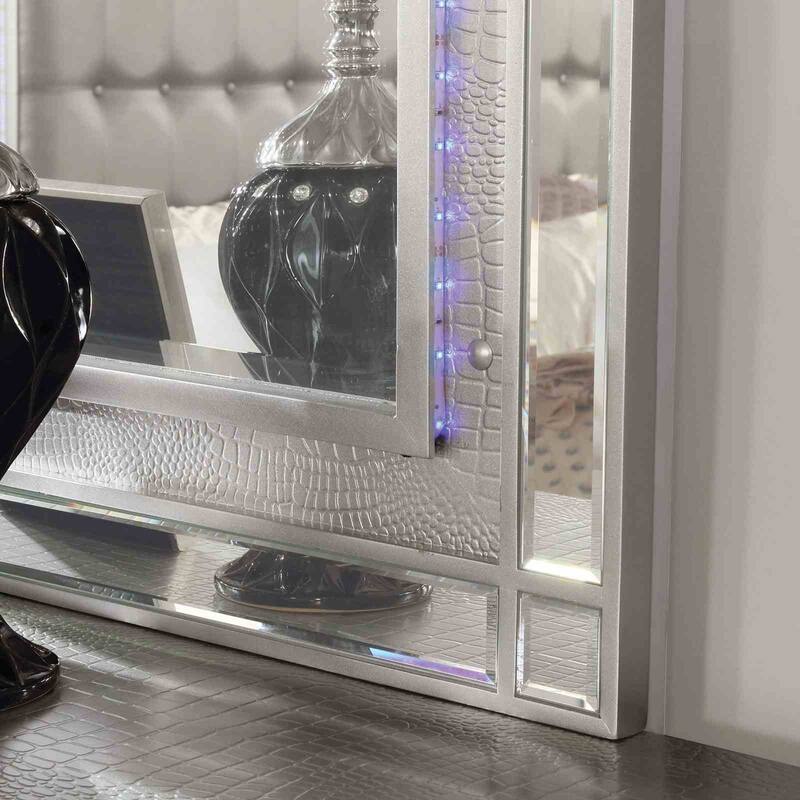 Modern Silver Finish Bedroom Set LED Lights Bed Nightstand Dresser Mirror Chest