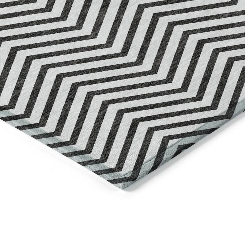 Machine Washable Indoor/ Outdoor Chantille Chevron Stripe Rug