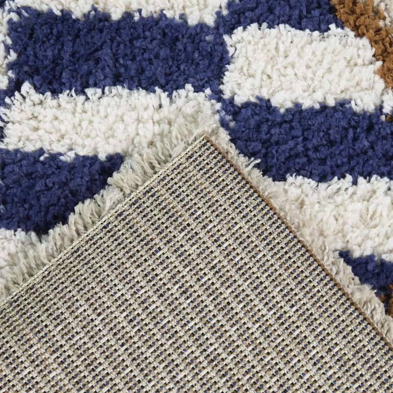 Timandra Checkered Scallop Border Area Rug