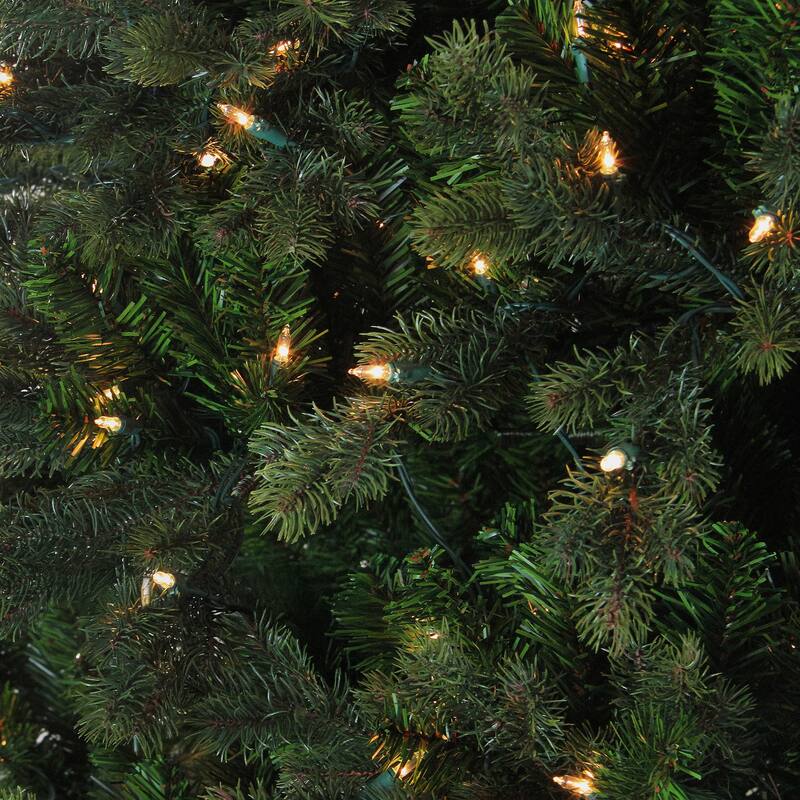 Pre-Lit Savannah Spruce Medium Artificial Christmas Tree - 7.5' - Clear Lights - 7.5 Foot