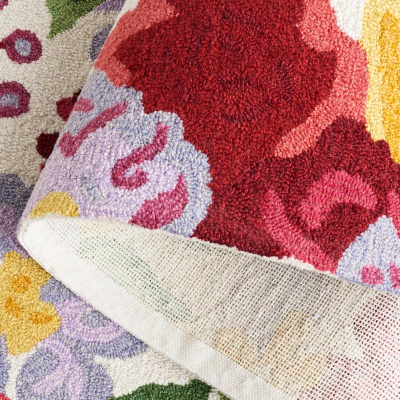 SAFAVIEH Handmade Easy Care Mirjana French Country Rug