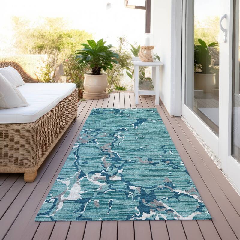 Machine Washable Indoor/ Outdoor Abstract Camo Chantille Rug