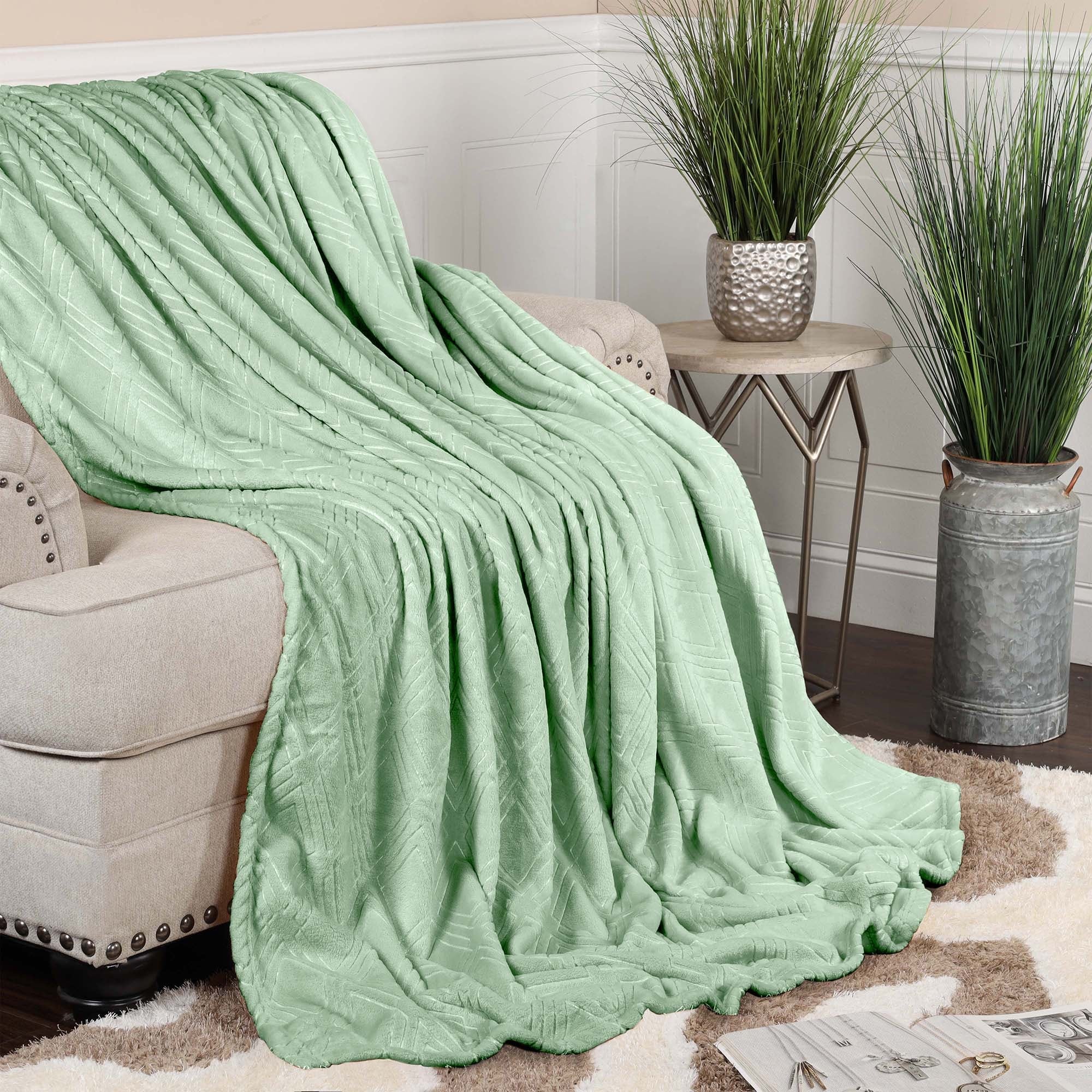 Superior Alaska Diamond Soft Fluffy Fleece Blanket Throw Sea Foam