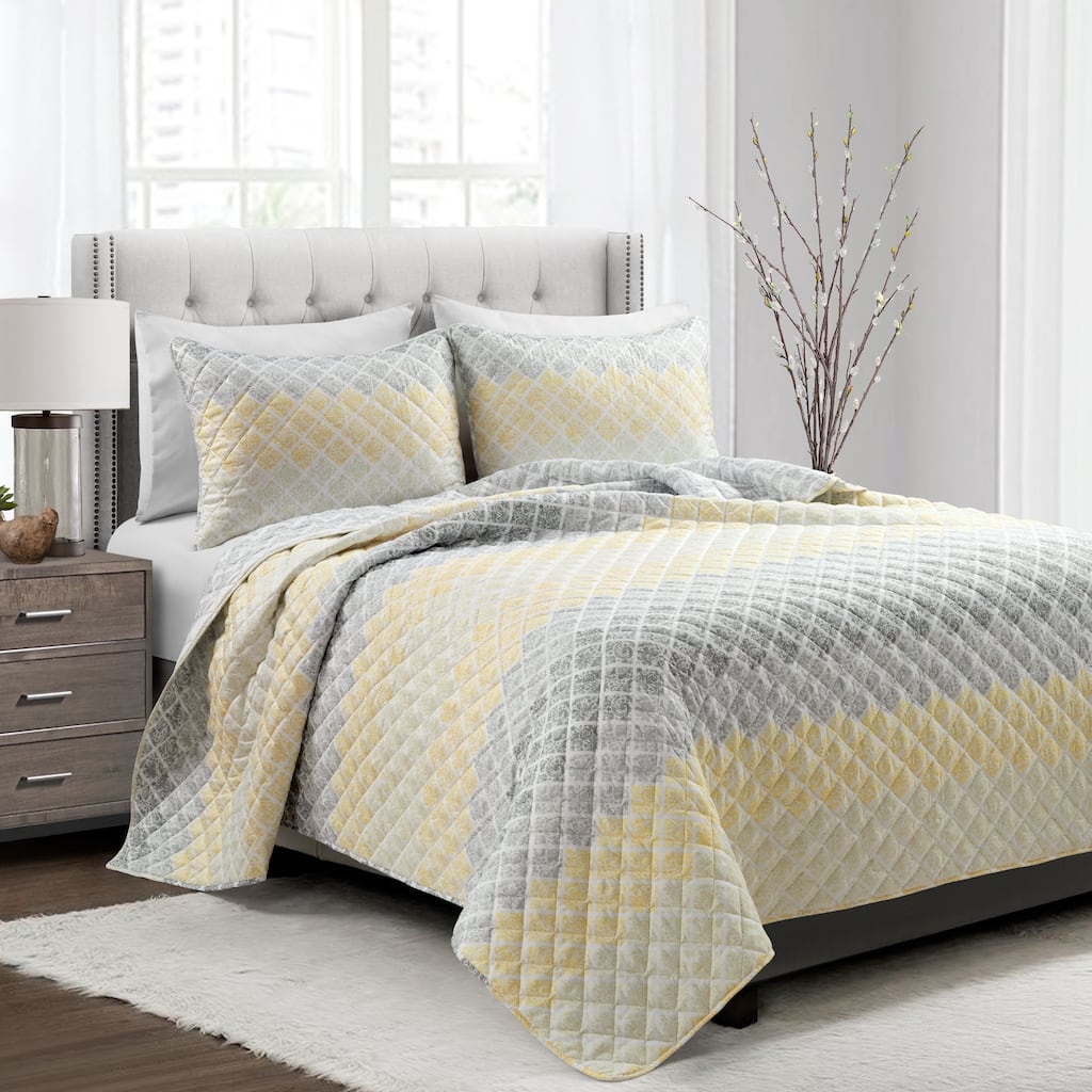 Lush Decor Medallion Ombre 3 Piece Quilt Set