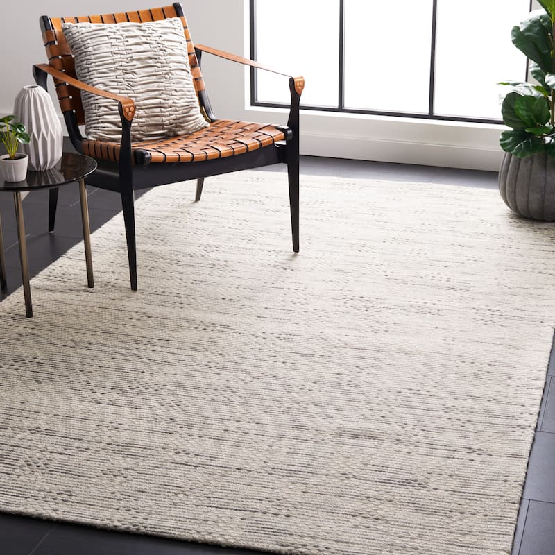 SAFAVIEH Handmade Marbella Miloslava Wool Rug