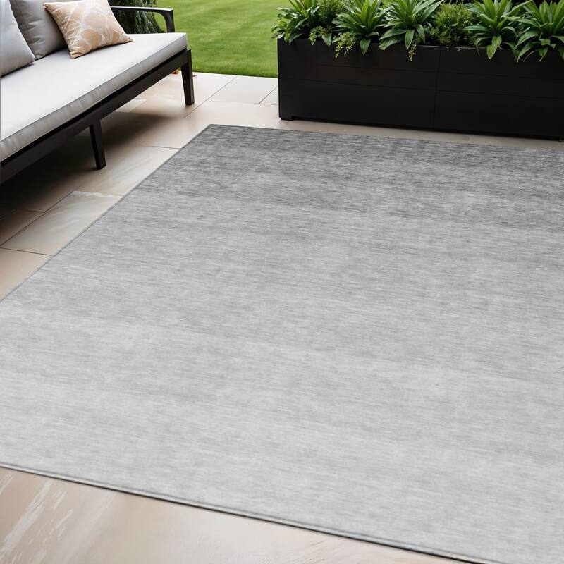 HomeRoots Ombre Transitional Rectangle Outdoor Rug - 5' X 8'