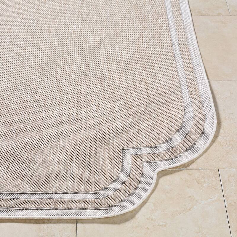 Livabliss Miami Beach Traditional Indoor/Outdoor Area Rug