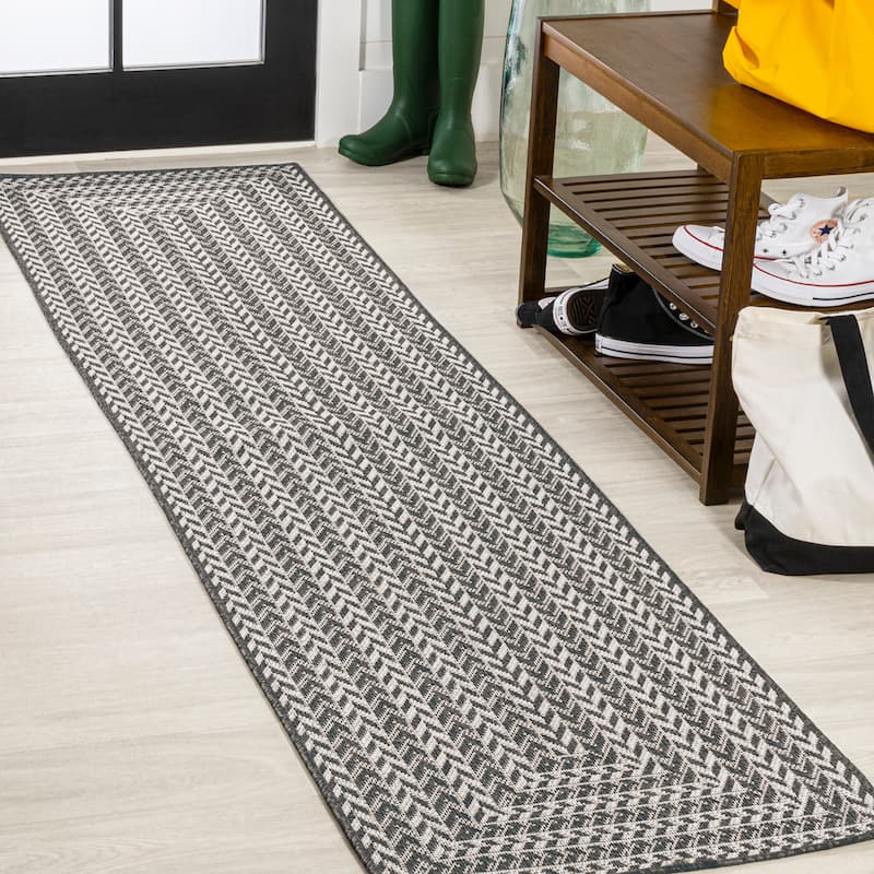 JONATHAN Y Lucia Modern Concentric Squares Indoor/Outdoor Area Rug - 2 X 8 - Black/Light Gray