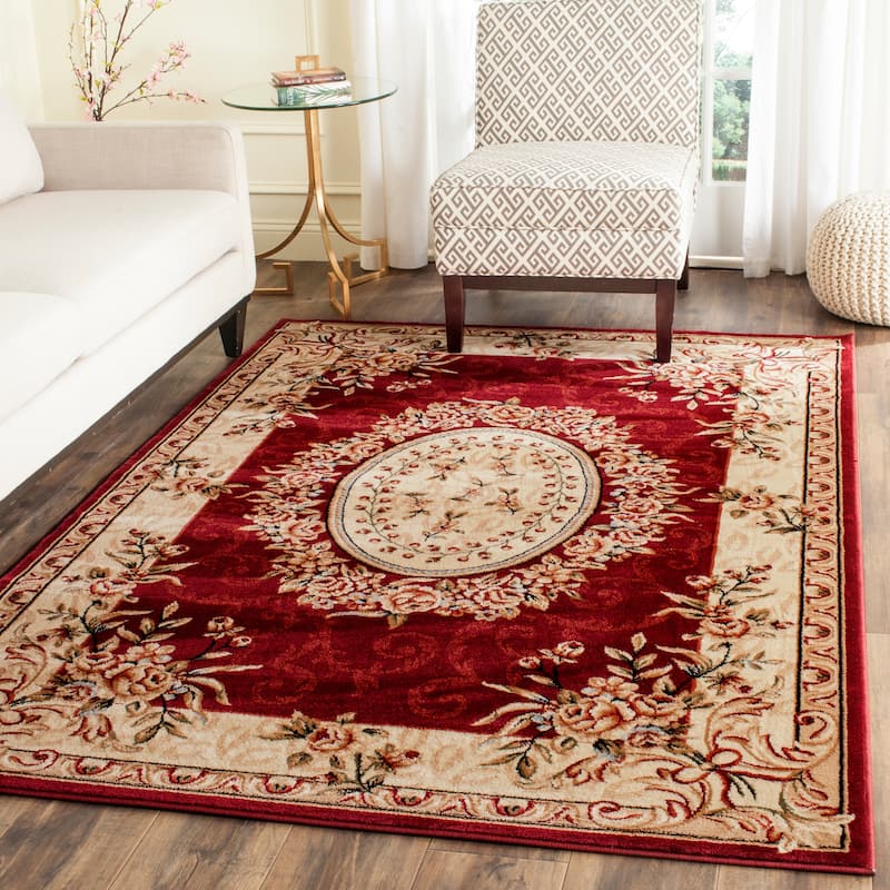 SAFAVIEH Lyndhurst Nannette Traditional Oriental Medallion Rug - 5'3" x 7'6" - Red/Ivory