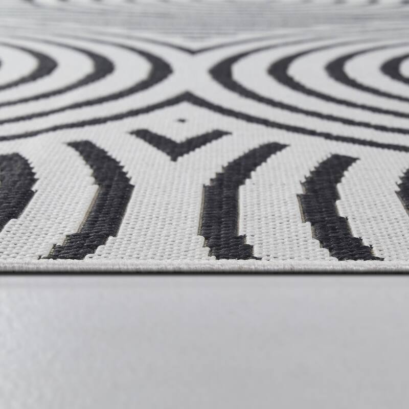 Irma Modern Striped Indoor/Outdoor Area Rug