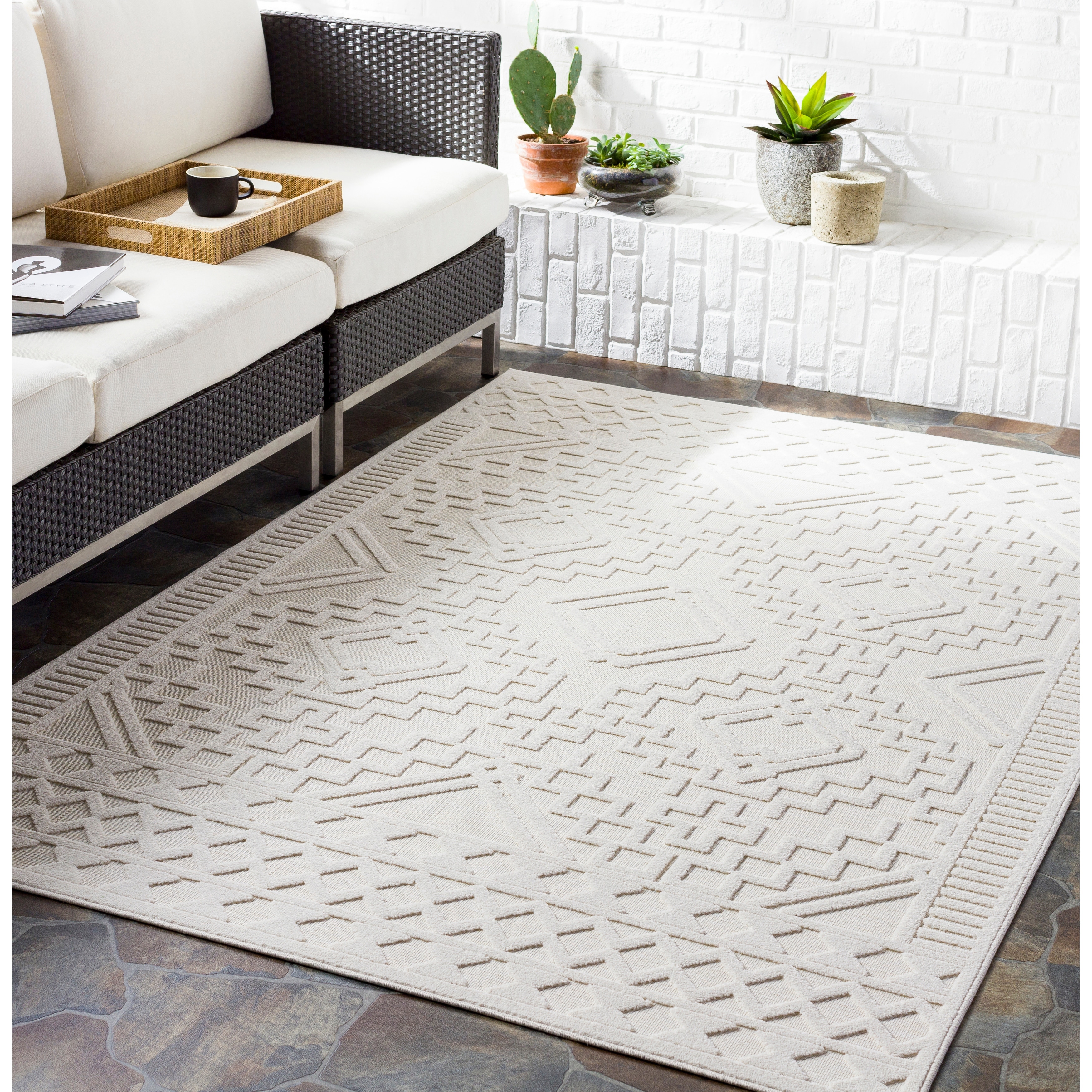 Livabliss Tylee Indoor/Outdoor Southwest Diamond Area Rug