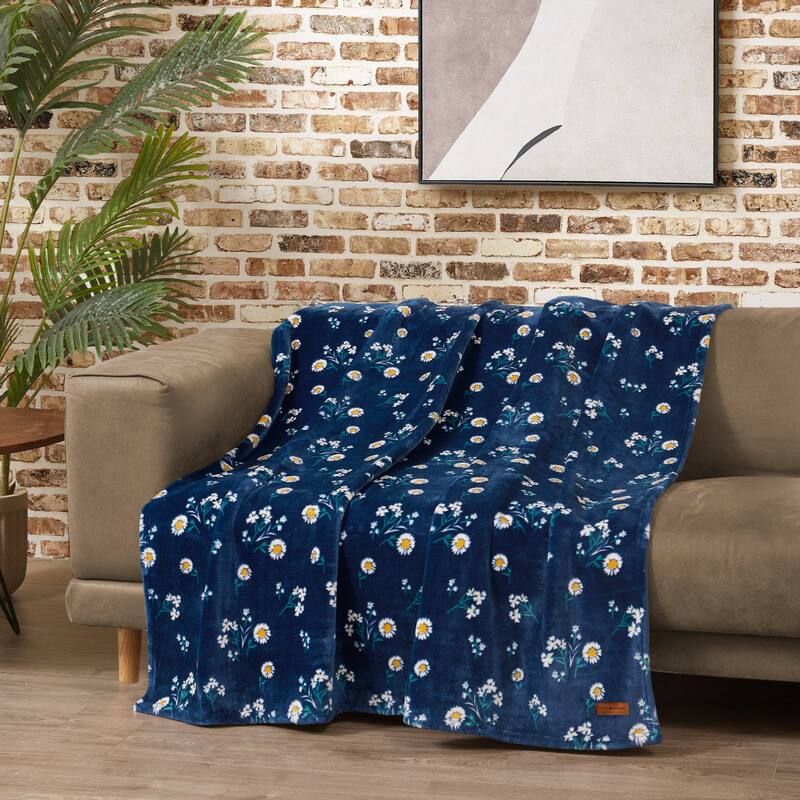 Lucky Brand Daisy Plush Throw Blanket - 50"x70" - Blue