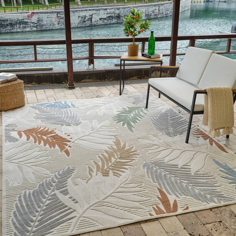 Beso Lush Floral Weather Resistant Current & Stylish Outdoor Rug