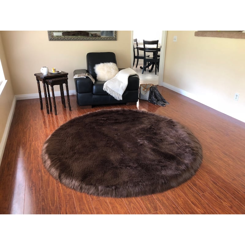 Silver Orchid Nansen Luxurious Faux Sheepskin Round Shag Area Rug