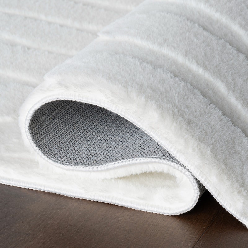 Nuloom Tavina Solid Cloud Washable Area Rug