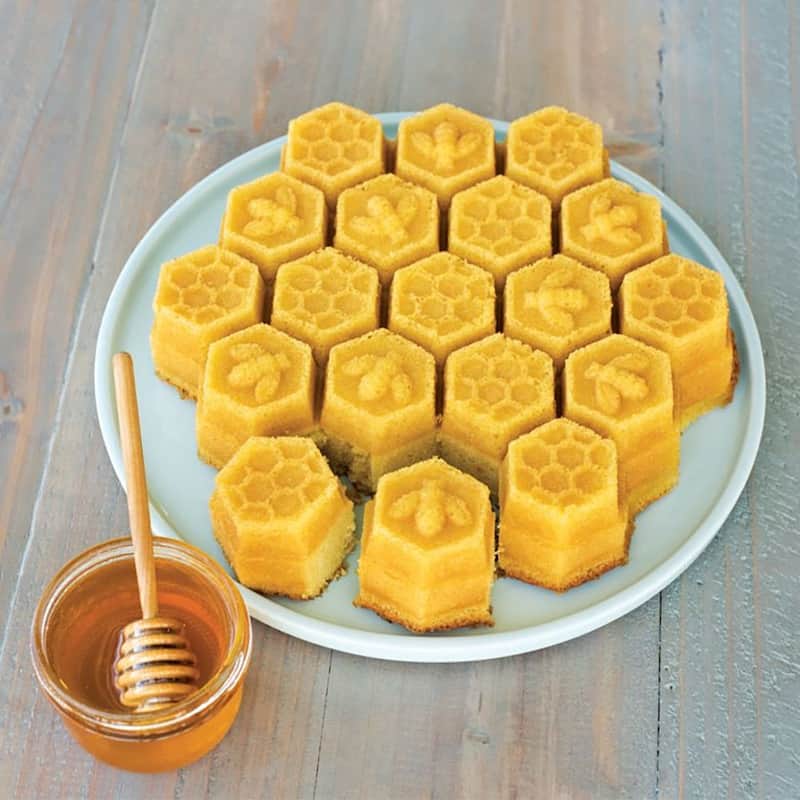 Nordic Ware Honeycomb Pull-Apart Cake Pan