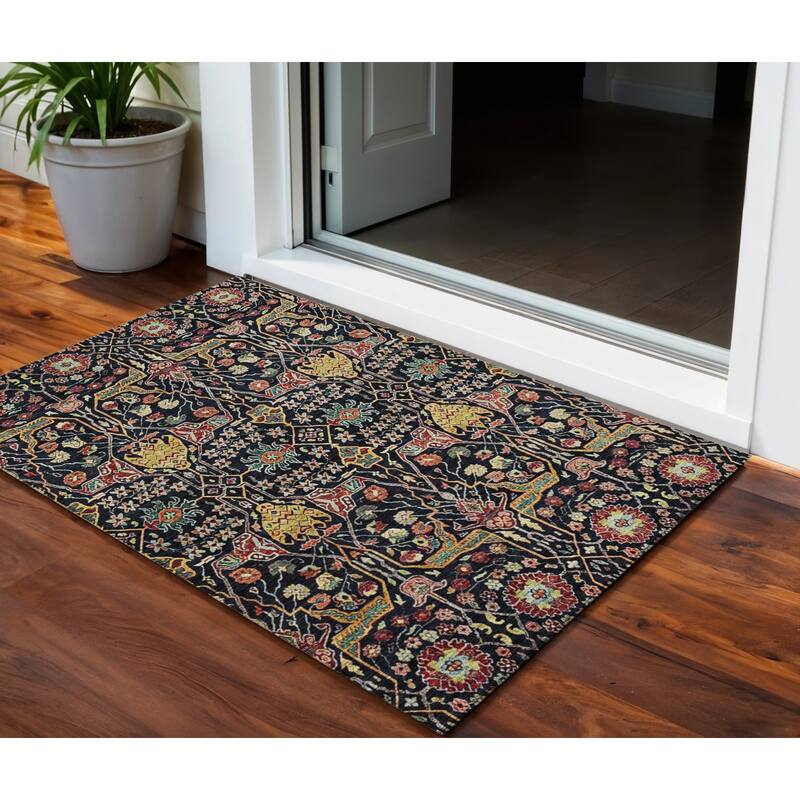 HomeRoots Floral Transitional Rectangle Outdoor Rug - 3' x 5'