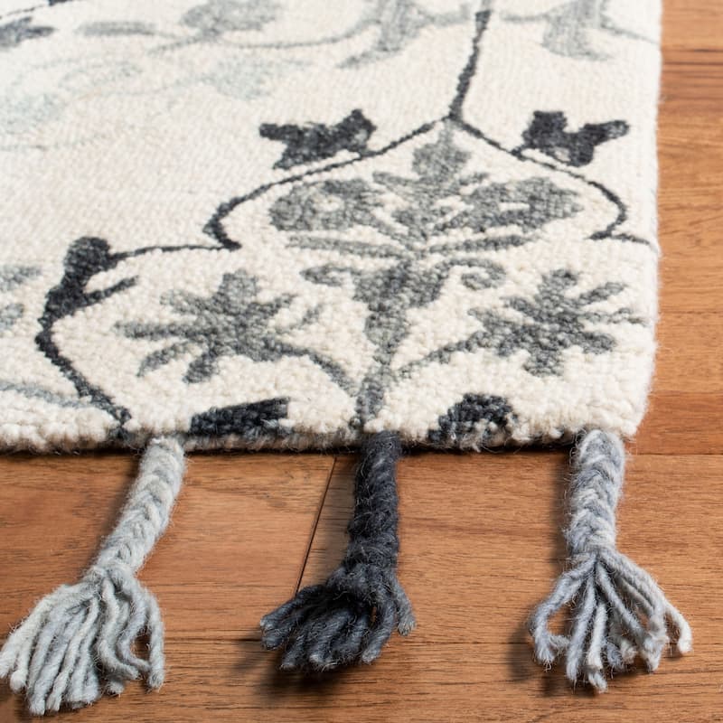 SAFAVIEH Handmade Suzani Uliya Boho Tribal Wool Rug