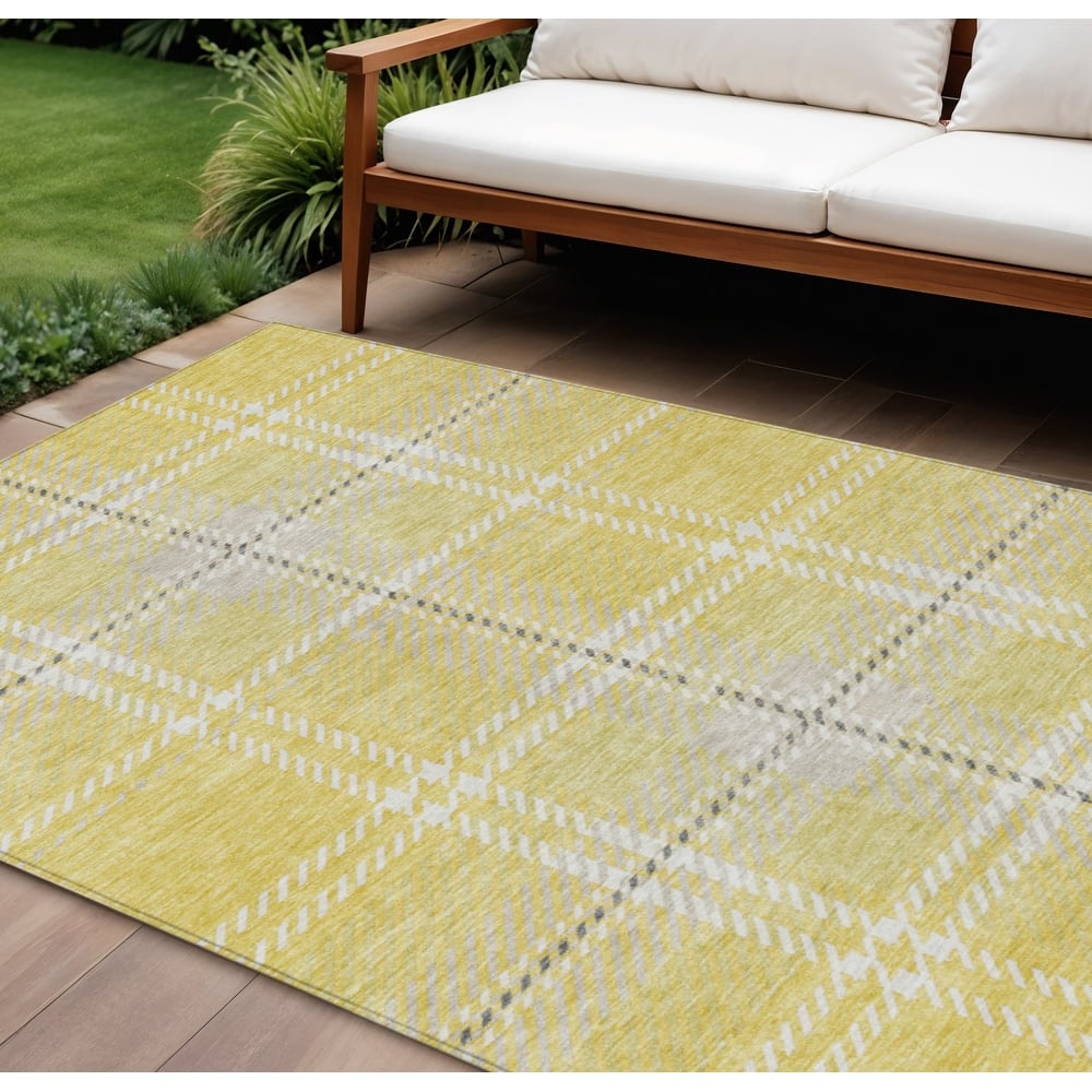 HomeRoots Plaid Transitional Rectangle Outdoor Rug