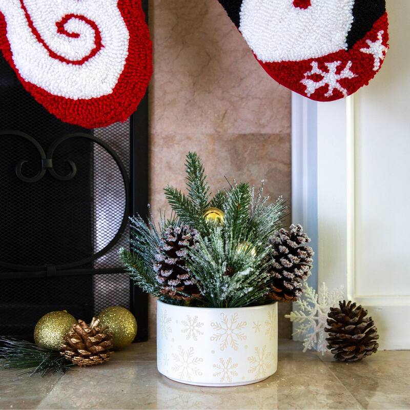 Xmas Mix in 5" WH Snowfrakes Ceramic