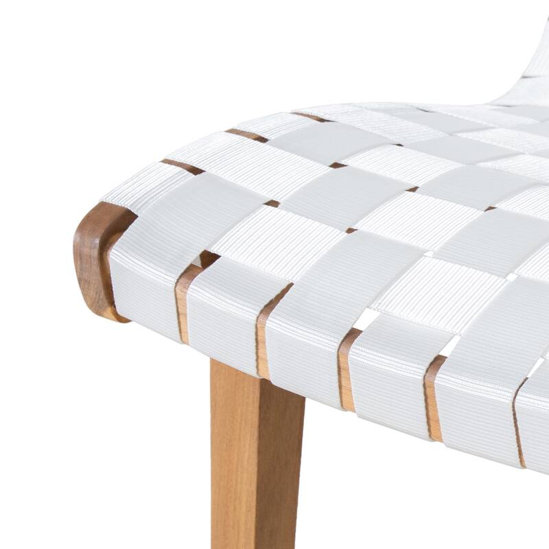 ransitional style of this lounge chair set