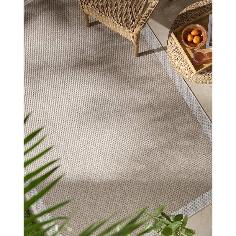 Livabliss Miami Beach Traditional Indoor/Outdoor Area Rug - 7'10" x 10' - Beige