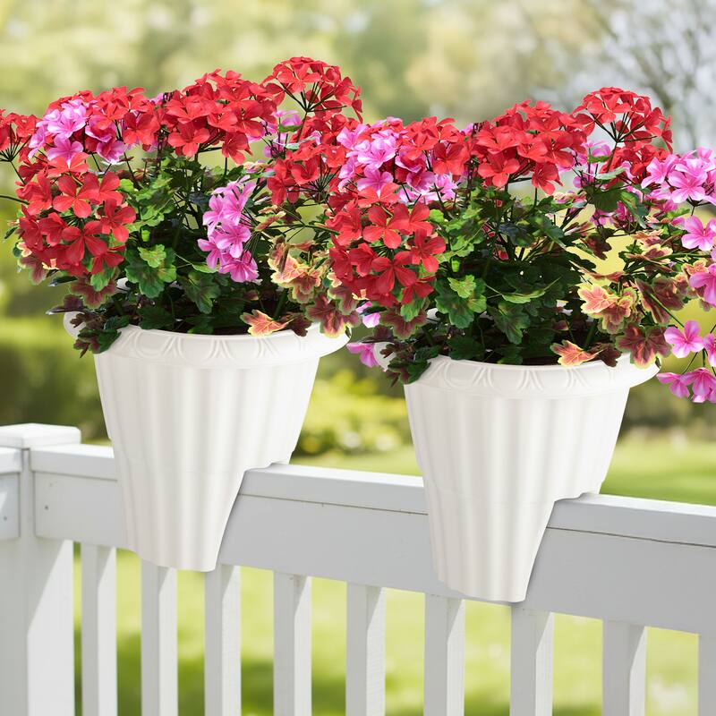 Pure Garden 13.5-n Round Railing Planter - 2.64-Gal Outdoor Flower Pot