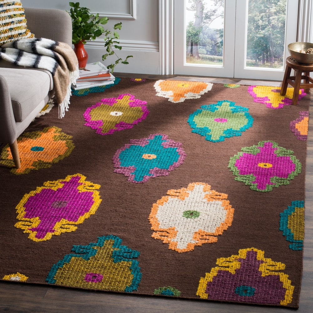 SAFAVIEH Handmade Suzani Charissa Boho Oriental Wool Rug