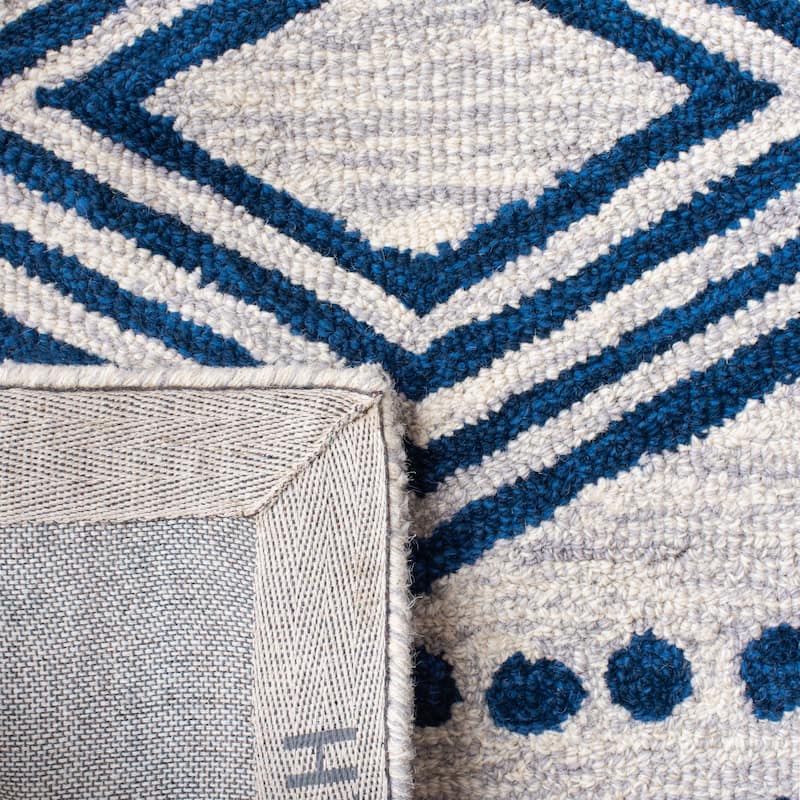 SAFAVIEH Handmade Micro-Loop Gudula Moroccan Wool Rug