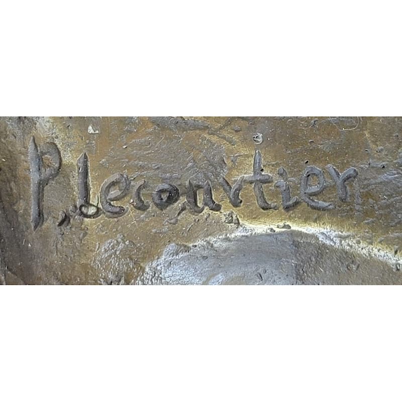 Hot Cast Bronze Sculpture Of Hunting Dog Retriever With Imitative Rabbit In Mouth