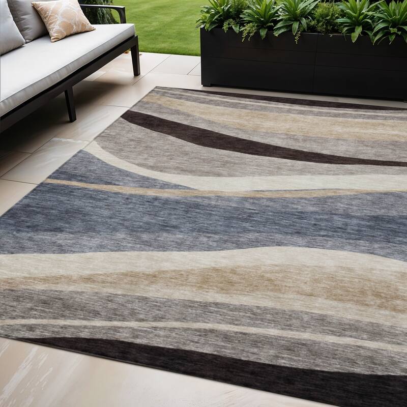 HomeRoots Abstract Transitional Rectangle Outdoor Rug - 5' X 8'