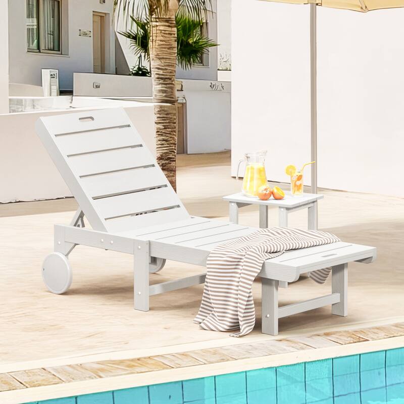 LUE BONA Outdoor Chaise Lounge Plastic Patio Chaise Lounge Chairs with Side Table - White