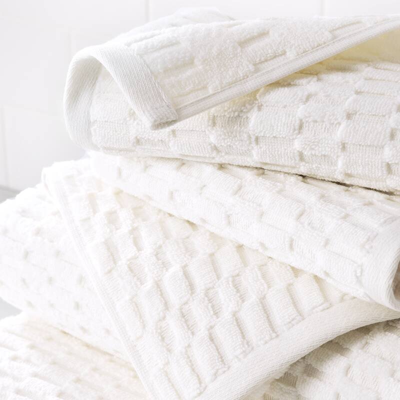 DKNY Metro Tile Quick Dry Bath and Hand Towel 4-piece Set