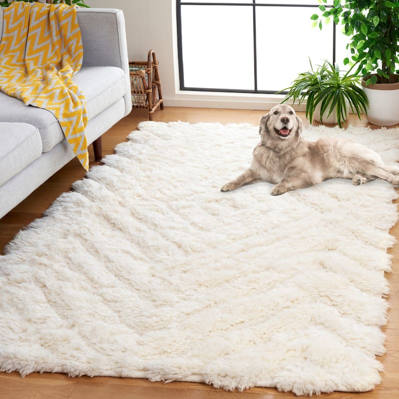 SAFAVIEH Handmade Casablanca Cove Shag Wool Rug