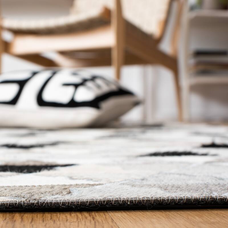 SAFAVIEH Flatweave Studio Leather Hasna Modern Rug